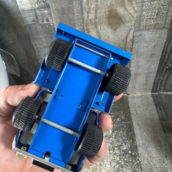 VINTAGE BUDDY L BLUE TILTING CEMENT MIXER TRUCK Made In Japan Nice - Picture 7 of 9